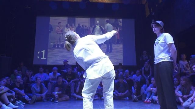 Августа VS Анэля | Popping students 1/6 | Back to the Future 3 смотреть онлайн