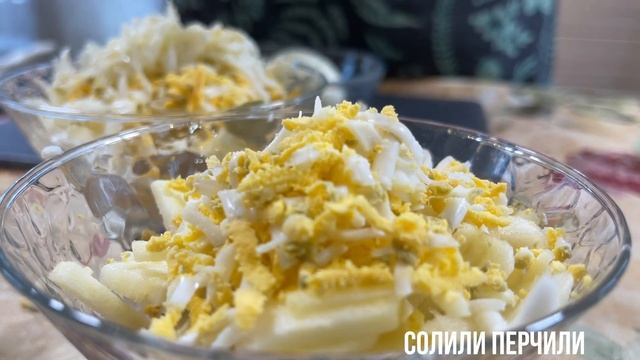 Очень вкусный салат на Новый Год 2022. Простой, быстрый рецепт салата с куриной грудкой на праздник смотреть онлайн