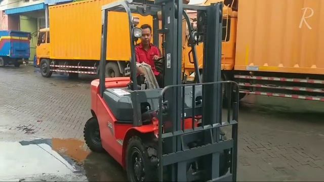 HELI FORKLIFT ? MESIN MITSUBISHI S4S смотреть онлайн