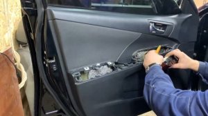 Как снять дверную карту Камри 50/55