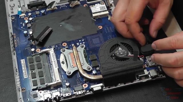 Samsung NP300E5A Keyboard and Screen Removal by TimsComputerFix.net смотреть онлайн