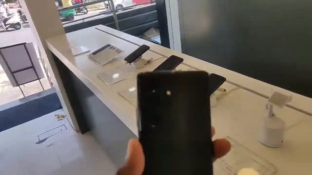 Samsung Galaxy S21, S21+, and S21 Ultra 5G| HIPPO BROTHERS смотреть онлайн