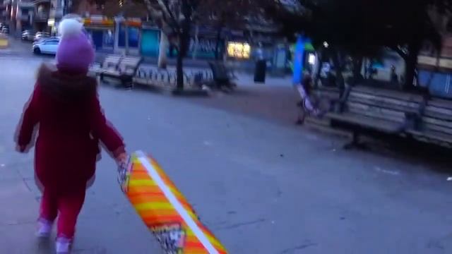 Цветные шарики СУПЕР ГИГАНТСКИЕ НАДУВНЫЕ ШАРЫ ! Видео для Детей ! GIANT BALLOON Learn Colors