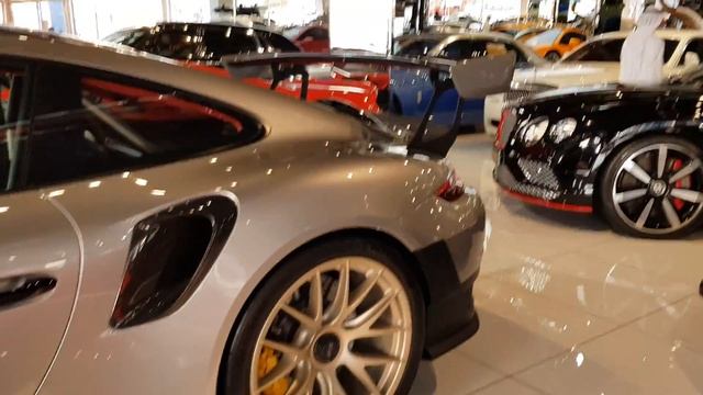 Porsche 911 GT2 RS vs GT3 RS supercar review- Urdu смотреть онлайн