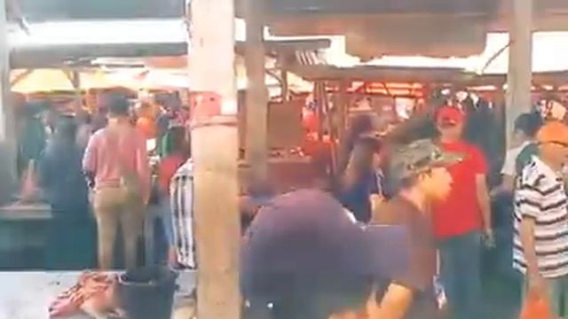 Targ i grillowanie psów w Chinach смотреть онлайн