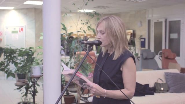 Алёна Долецкая читает рассказы пациентам хосписа. Режиссёр — Кира Грекова смотреть онлайн