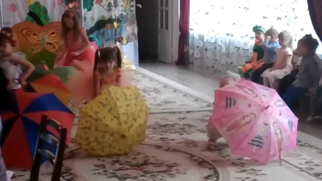 Танец в садике😍 Кирочка тыковка#канал мис Кира смотреть онлайн