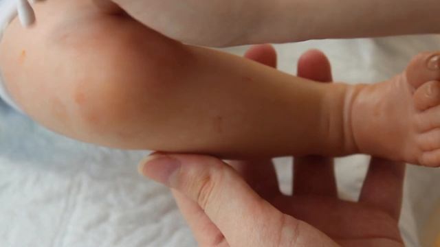 Заболел малыш / лечим новорождённого от ветрянки / игра с куклой реборн смотреть онлайн