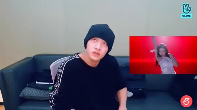 [ENG/INDO]  Straykids Bangchan Reaction To ITZY Chaeryeong Studio Choom