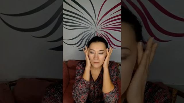 КАК ПРАВИЛЬНО НАНОСИТЬ СРЕДСТВА ПО УХОДУ ЗА ЛИЦОМ.