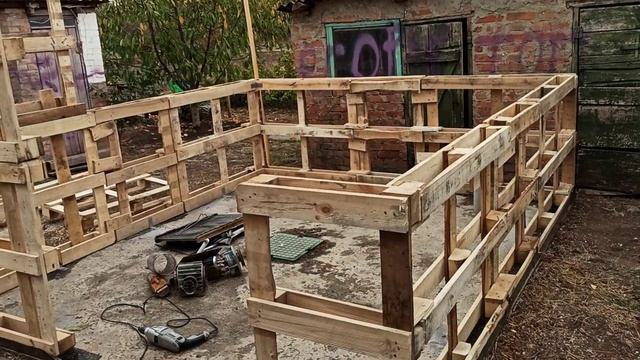 Сарай из поддонов. Продолжение, часть 1.