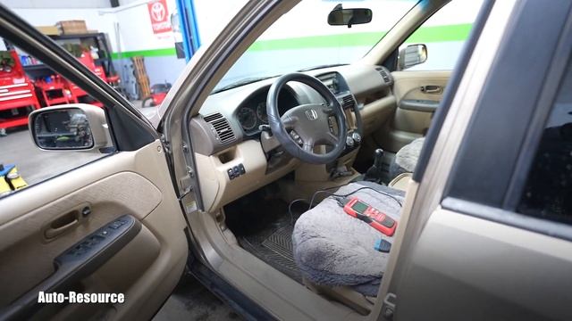 2002-2006 Honda CR-V OBD Port Location смотреть онлайн