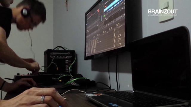 Treino de Viradas com Mixer Behringer VMX 200 + TRAKTOR PRO смотреть онлайн