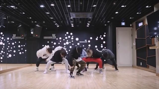 [mirrored] STRAY KIDS - HELLEVATOR Dance Practice смотреть онлайн