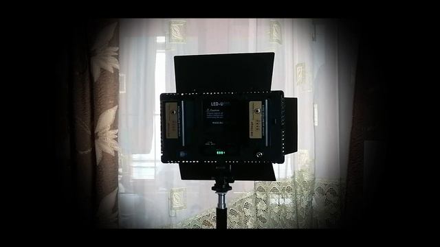 Видеосвет LED LIGHT KIT Pro u600 смотреть онлайн