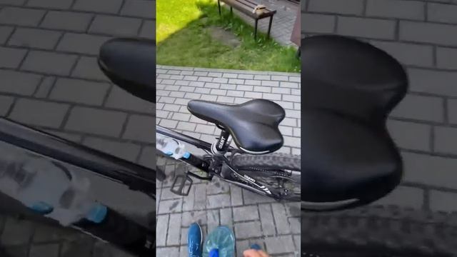 ЛАЙФХАК Как возить воду на велосипеде #shorts смотреть онлайн