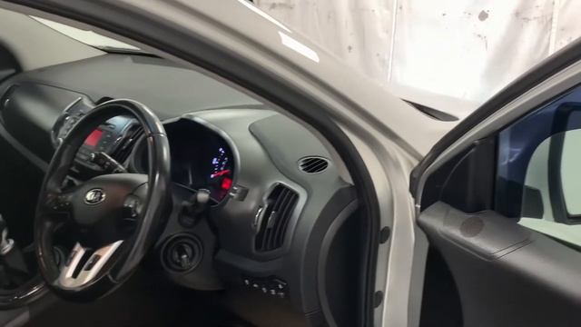 Kia Sportage 1.7 CRDI EcoDynamics 1 2WD Walkthrough смотреть онлайн