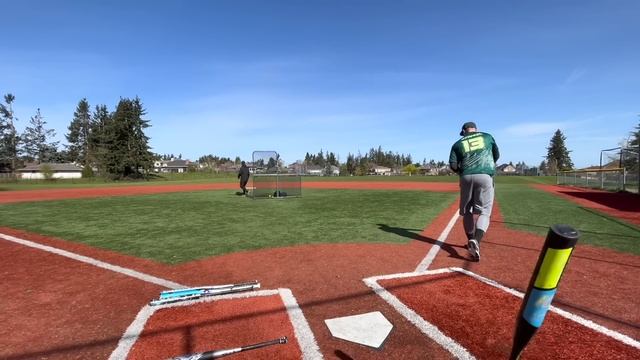 What's the best 220 USSSA Bat? | Slowpitch Softball Bat Review смотреть онлайн