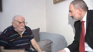 Никол Пашинян в Москве посетил Армена Джигарханяна