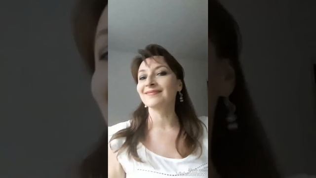 Стиль 70-х, а серьги - нет :) Stories @irenadlerjewelry смотреть онлайн