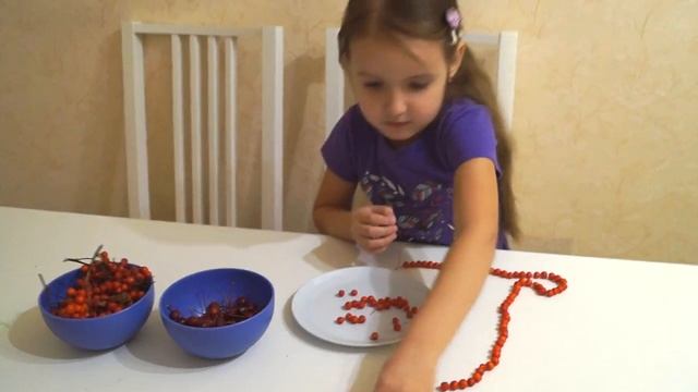 Осенняя поделка в садик.DIY: Бусы из рябины. Бусы из ранеток. Творчество с детьми. Развиваемся игра смотреть онлайн