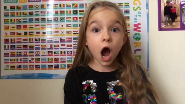 Маруся делает обзор на книгу «Все флаги что-то значат» издательства «Миф. Детство» смотреть онлайн