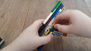 ПИСТОЛЕТ ИЗ LEGO TECHNIC (САМОДЕЛКА) СТРЕЛЯЕТ РЕЗИНКАМИ. ПОШАГОВАЯ СБОРКА