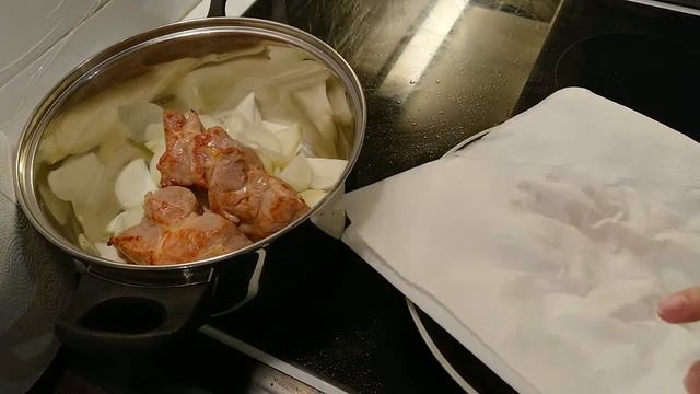 Как приготовить гуляш из свинины. Рецепт гуляша из свиной шеи. Вкусно, как в детстве. смотреть онлайн