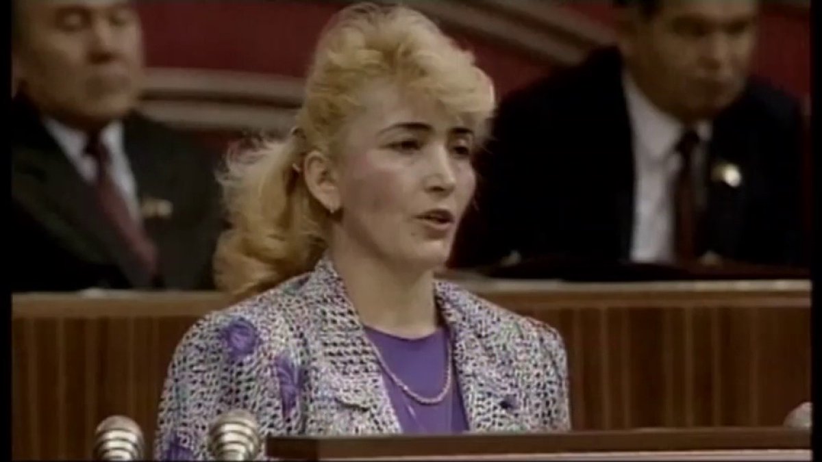 Сажи Умалатова требует отставки Горбачёва (1990 год). смотреть онлайн