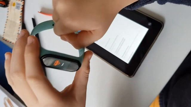 обзор mi band 4 смотреть онлайн