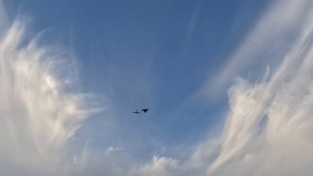 F35 Lightning II And The P-51 Mustang Heritage flight смотреть онлайн