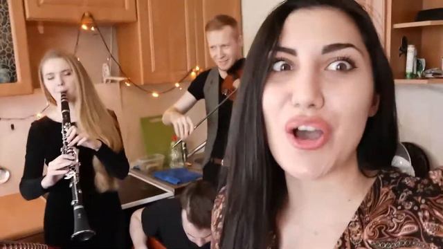 Неизвестный Композитор и Амелия Калаева - Kalejaca Jaca (tiny kitchen concert) смотреть онлайн
