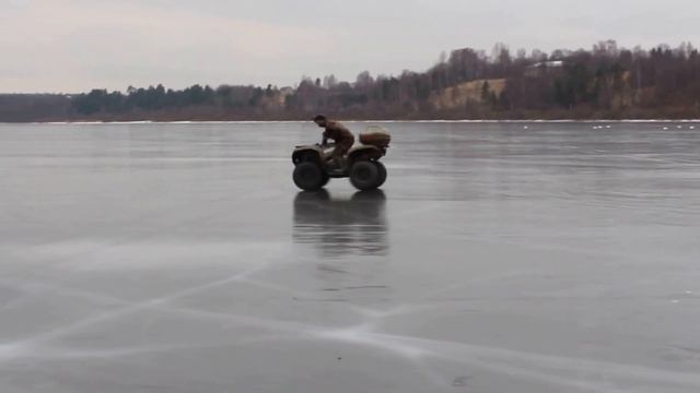 На квадрике по льду.. смотреть онлайн