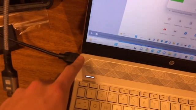 To Connect Two Or More External Monitors To Computer/ Laptop With USB To HDMI WavLink Adapter￼.