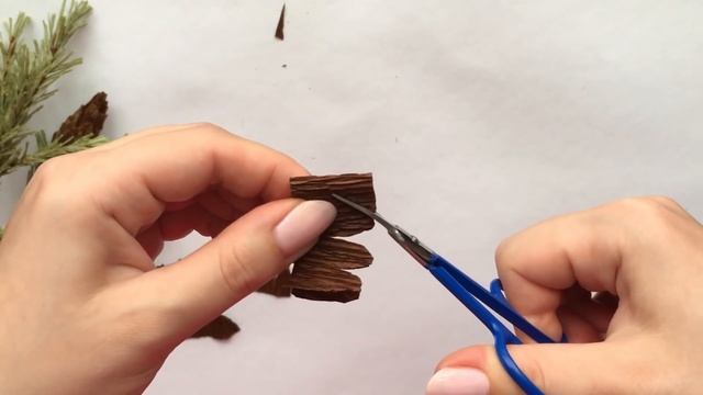 Еловые ветки с шишками из бумаги / DIY paper spruce branches and cones смотреть онлайн
