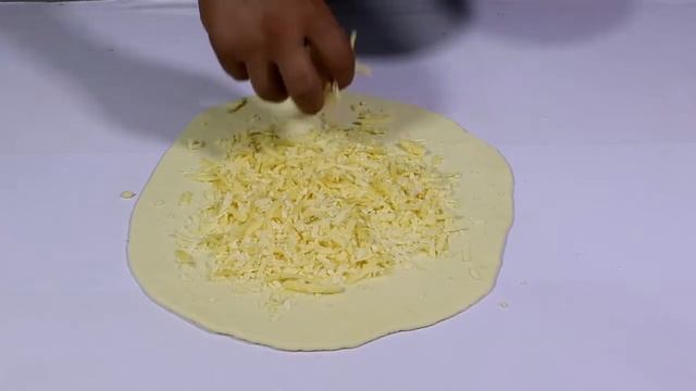 Mazzali duxovkasiz Pishloqli NON RETSEPTI || ВКУСНЫЙ ХЛЕБ БЕЗ ПЕЧИ смотреть онлайн