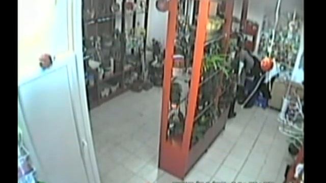 Сотрудники полиции просят опознать