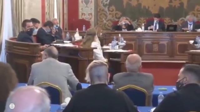Una concejala de Podemos denuncia micromachismo por la temperatura del aire acondicionado смотреть онлайн