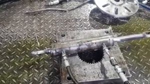 Испытание рулевого гидроцилиндра на гидравлическом стенде