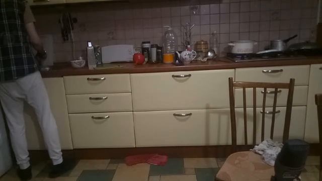 Кулинария холостяка, стрим с телефона, готовим холостяцкий СУП с котом)))