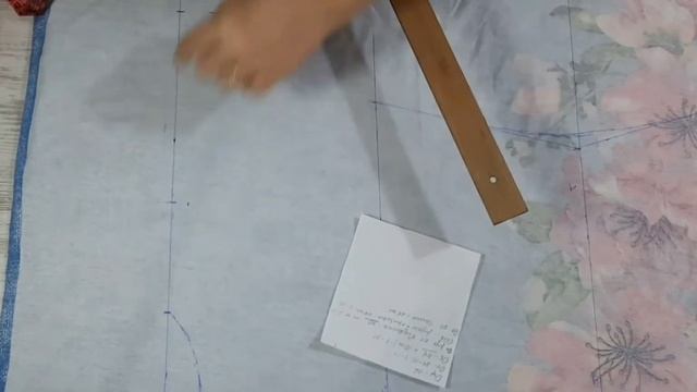 #кройнаткани #урокишитья Футболка за 20 минут.Крой на ткани