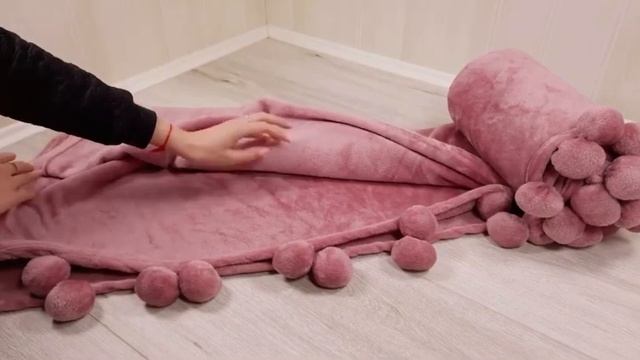 Плед с помпонами смотреть онлайн