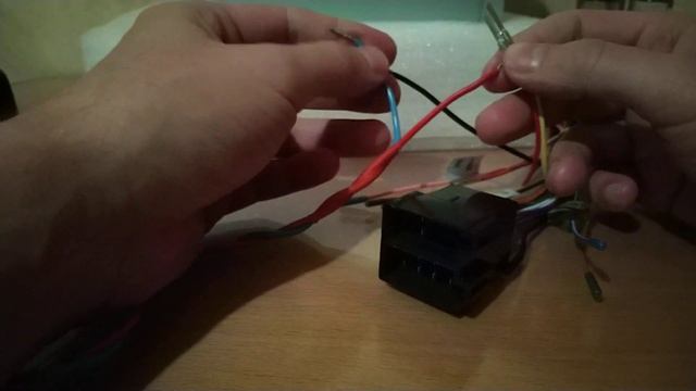 Подключение ГУ на столе и распиновка проводов смотреть онлайн