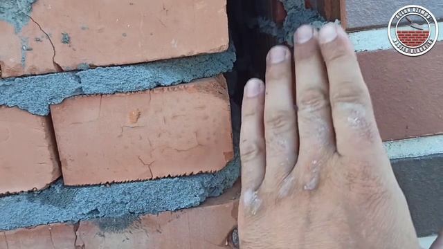 Строительство дома с облицовкой из кирпича ЛСР под белый шов смотреть онлайн