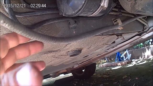 Substituição do filtro de gasolina do Ford Ka 2001 смотреть онлайн