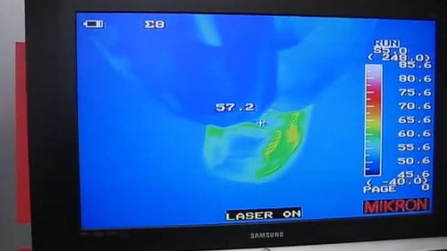 Thermal scan at Uniqlo Heattech event смотреть онлайн