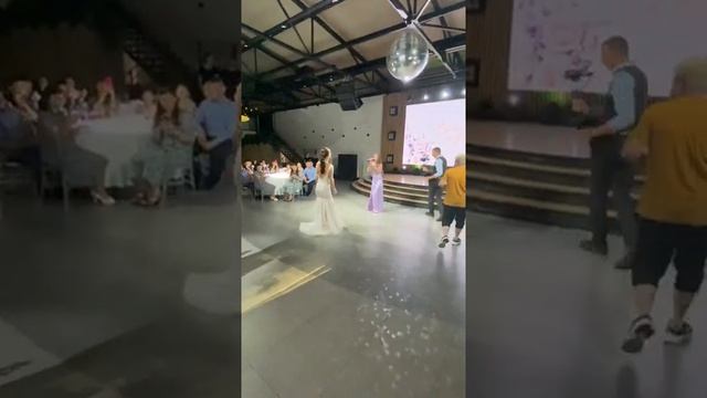 Трогательное поздравление на свадьбу от сестры;) смотреть онлайн