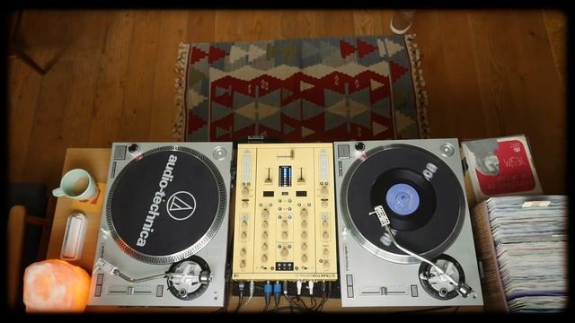 CBS: Turkish Female Singers from '70s Vinyl Set смотреть онлайн
