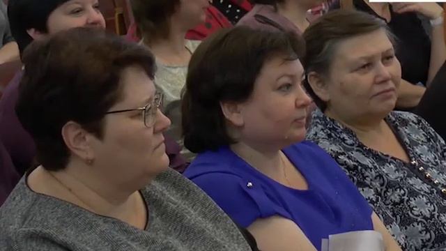 С 8 марта поздравили соцработников смотреть онлайн