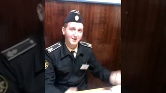 Дневальный поет. смотреть онлайн